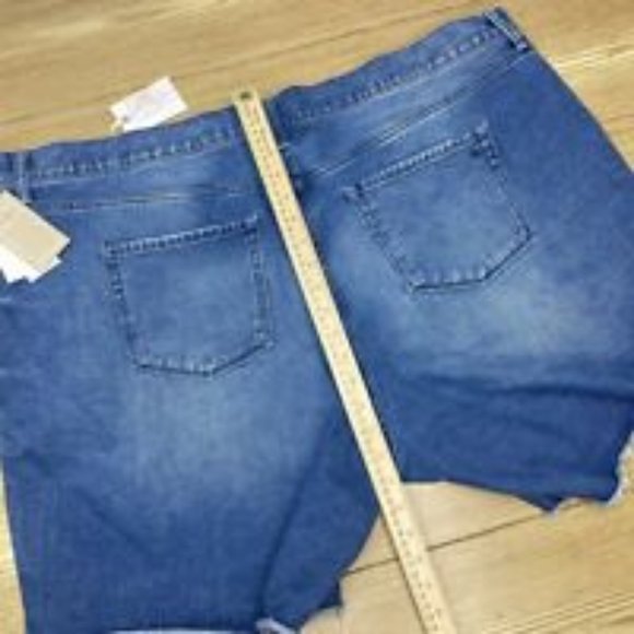Womens Jean Shorts Jessica Simpson Relaxed Fit Denim Cut Off Bermuda Bottoms 24W - Picture 11 of 13